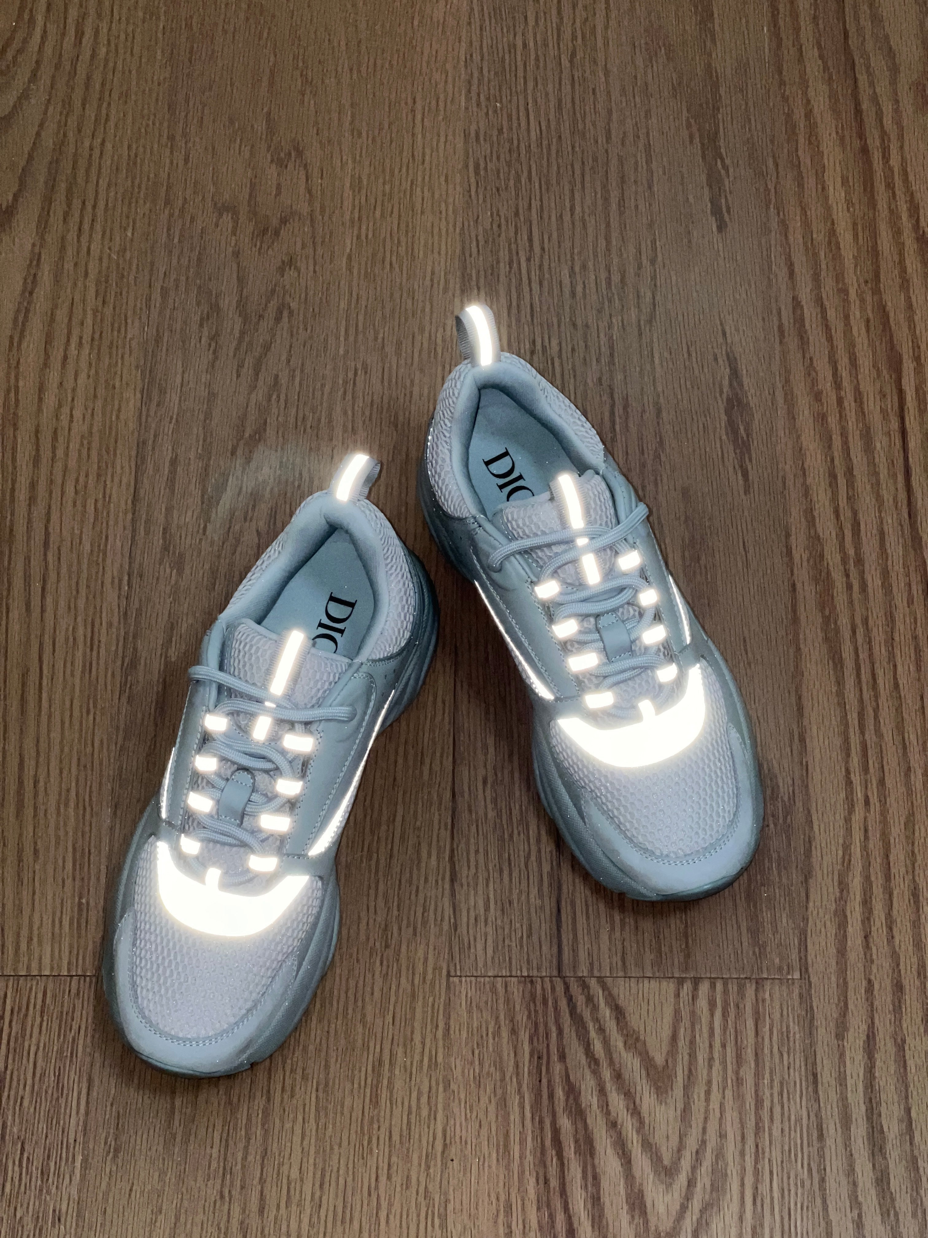 Sneakers B22