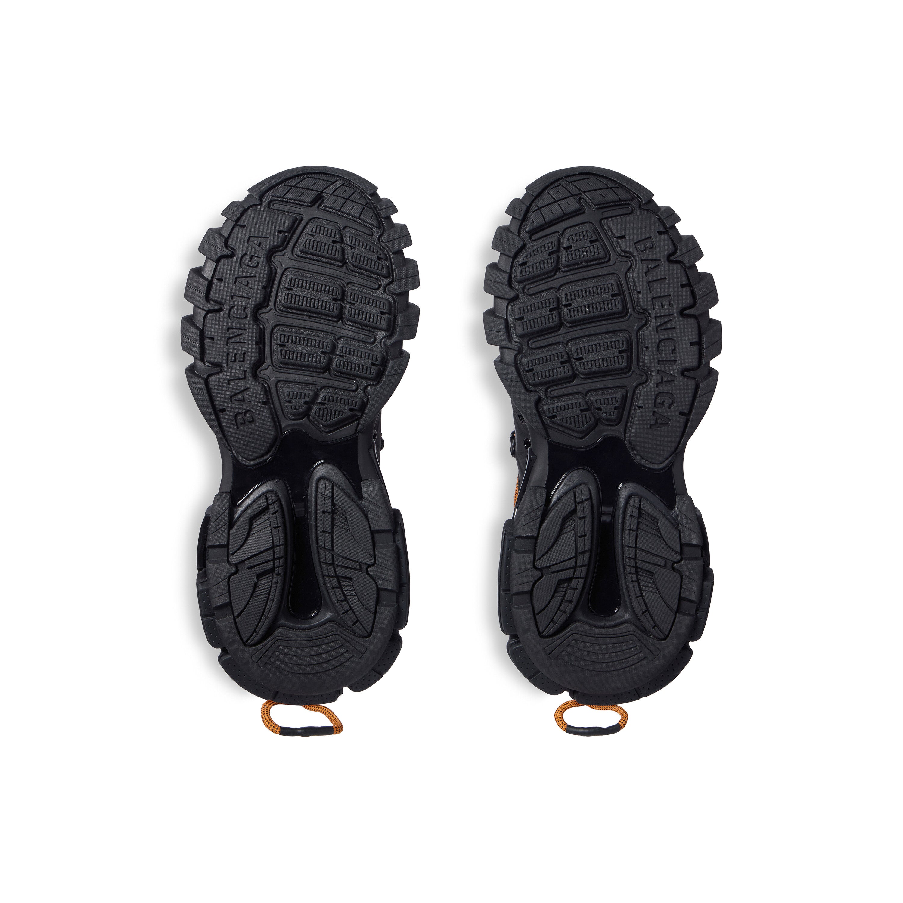 Sneakers Track