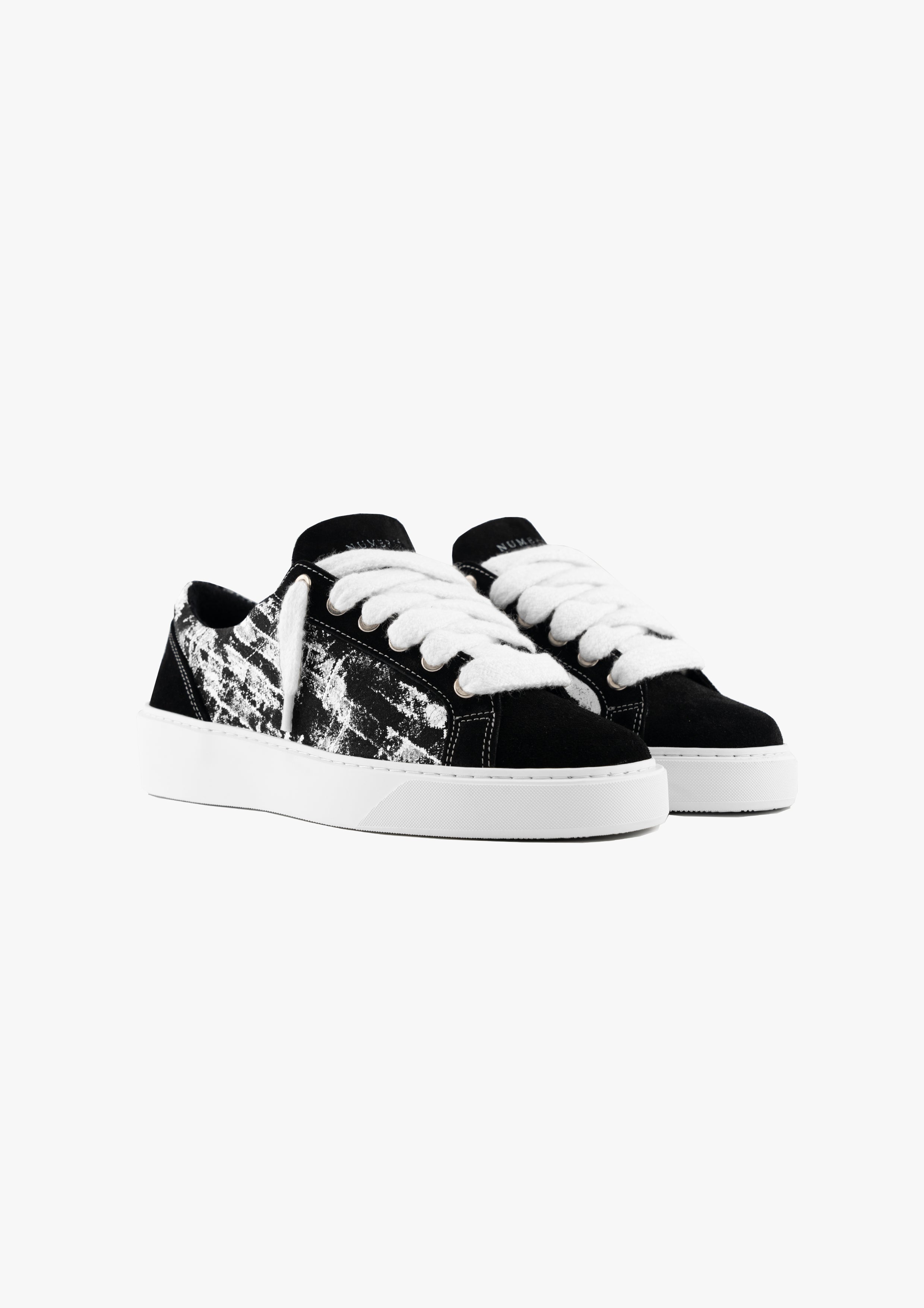 Signet - Chalk Black