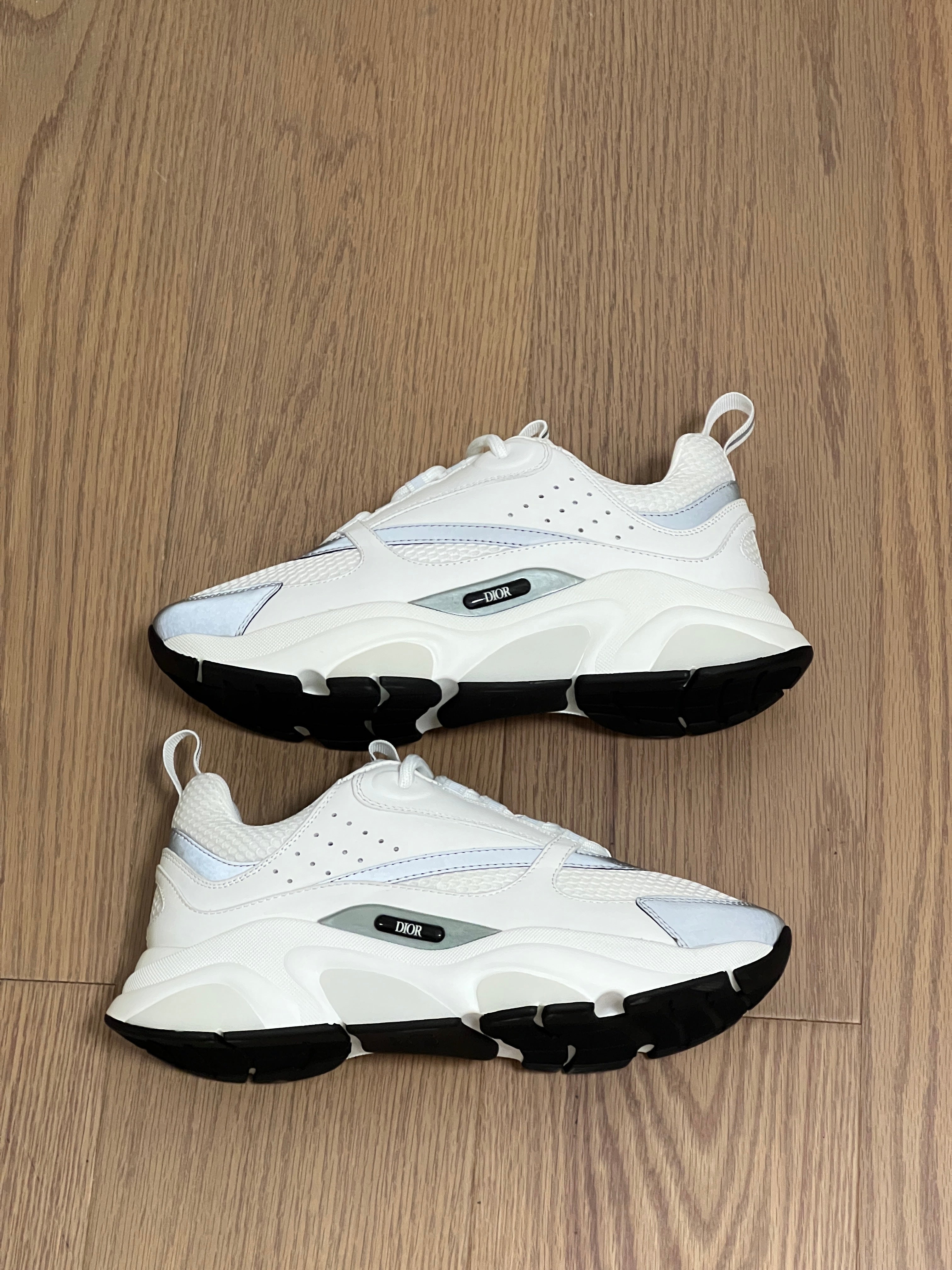 Sneakers B22